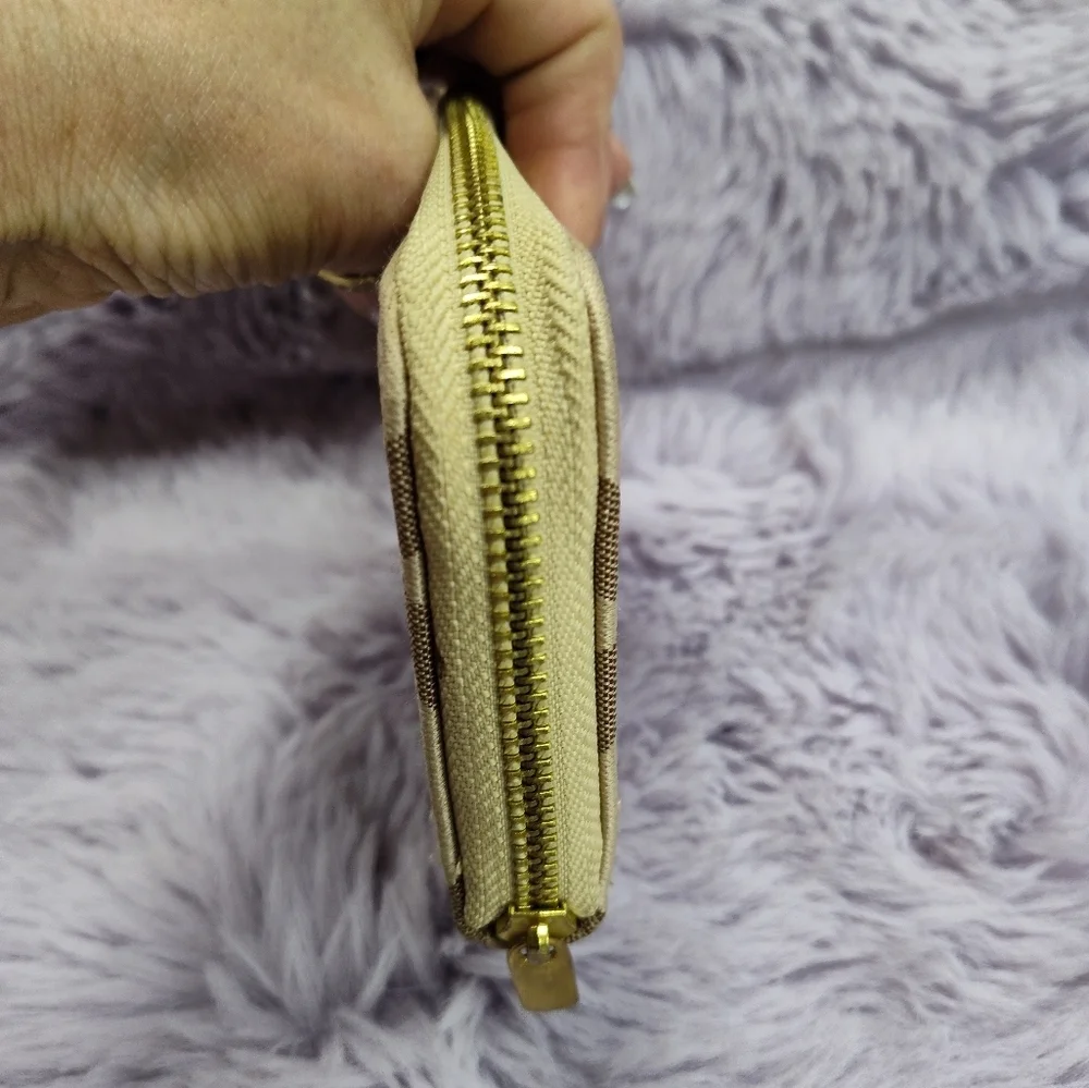 Coach Madison Beige Accordion Zip Around Continental Wallet